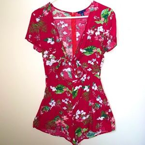 UK2LA Red Floral Romper Medium